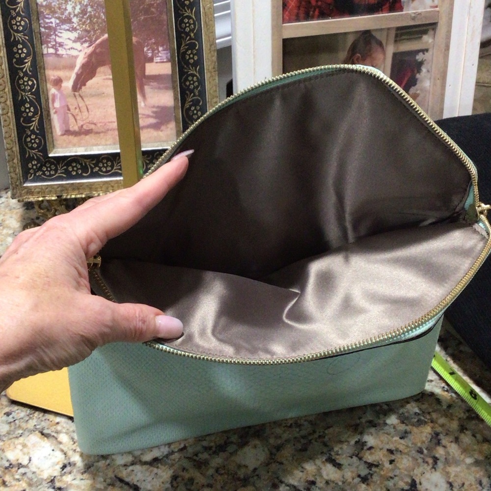 Henri Bendel Mint Green Clutch Bag D-ring to add crossbody strap - Picture 7 of 7